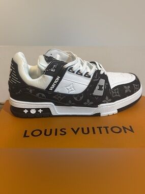 EU 44 US size 10 Mens Louis Vuitton Black & White Monogram Trainer Sneakers